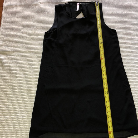 Little black dress see ruffled back - Picture 3 of 6